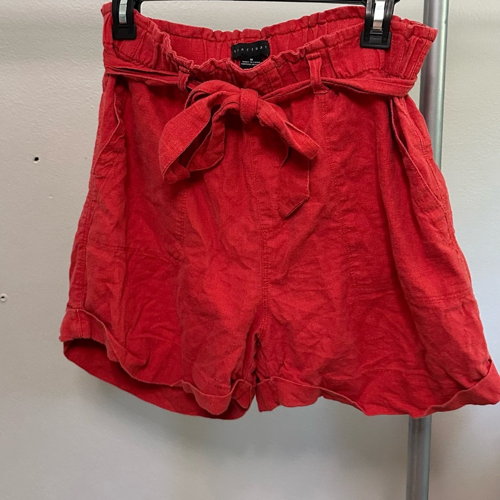 Women’s M red shorts